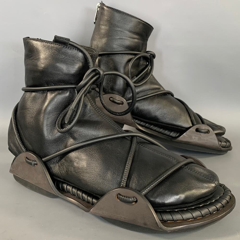 SALVATORE FERRAGAMO Size 10 Black Leather Gladiator Sandals
